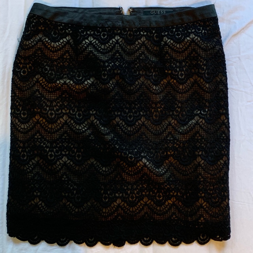 Guess mini skirt - Picture 3 of 4